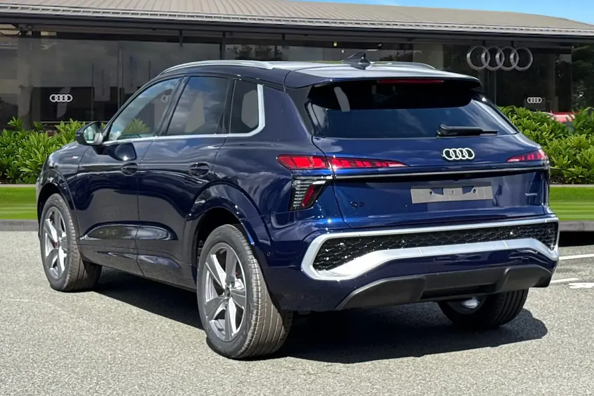 New Audi Q3 S-Line 150 HP (110 kW) 2026 Blue SUV