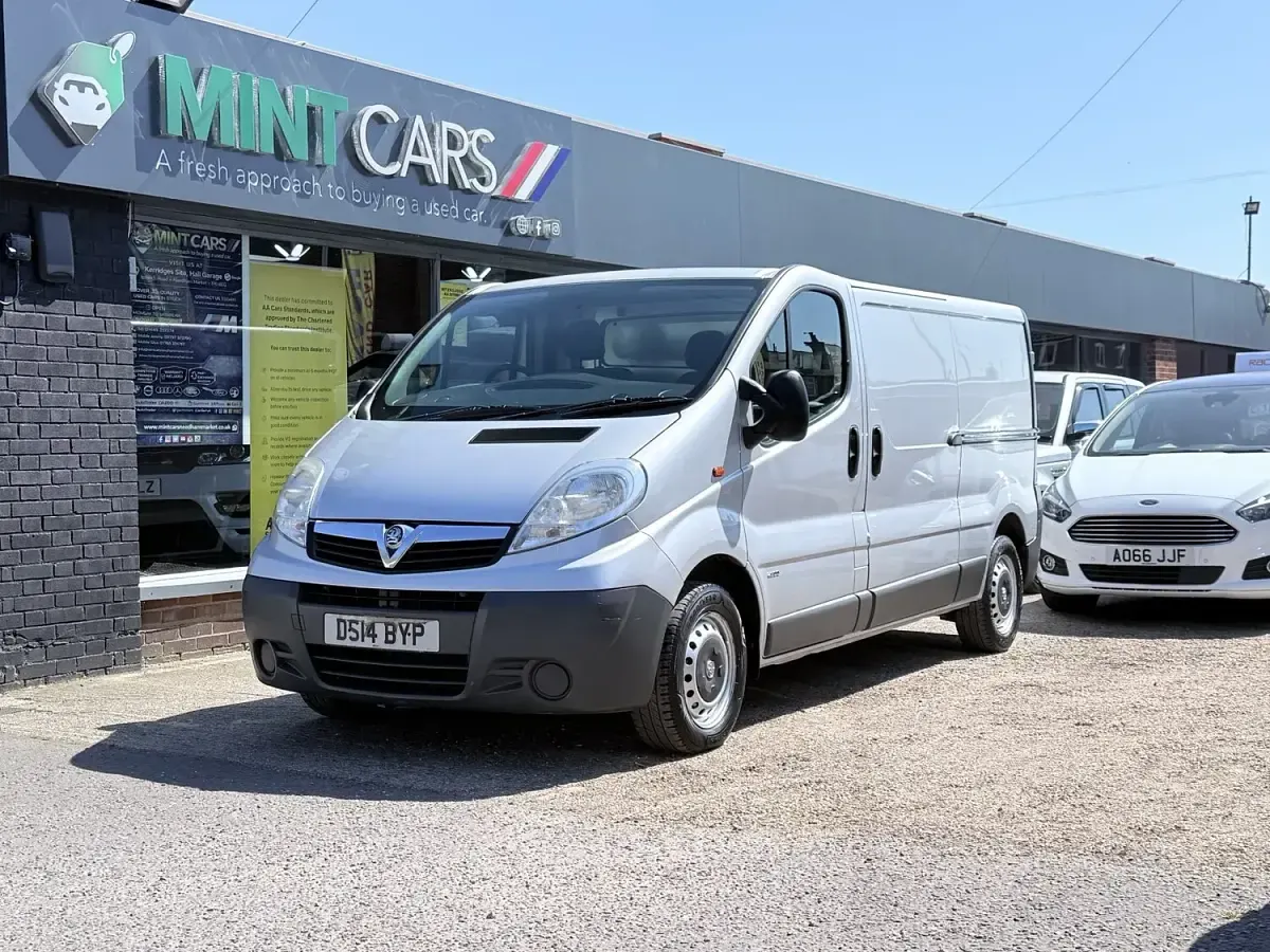 Used Vauxhall Vivaro 115 HP (84 kW) 2014 Silver MPV