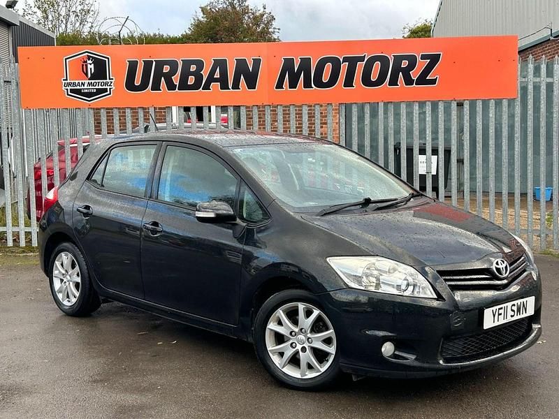 Black Used 2011 Toyota Auris Hatchback | £3,495 (Fair price) - Image 1/4