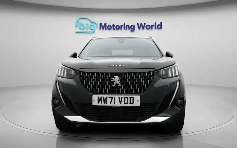 Second-hand Peugeot 2008 Premium 131 CP (96 kW) 2021 Negru SUV