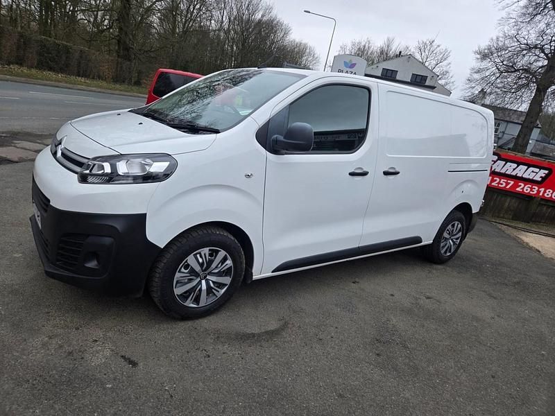 Used Citroën Dispatch 2019 White MPV