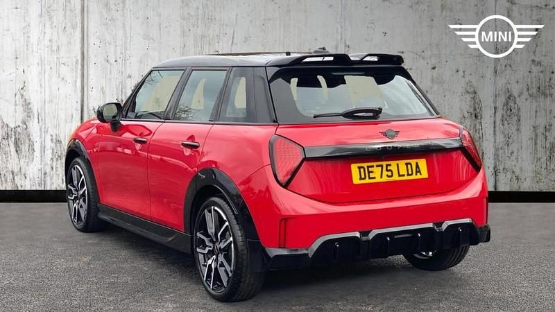 Używany Mini Cooper Hatch 113 kW (154 KM) 2025 Czerwony Hatchback
