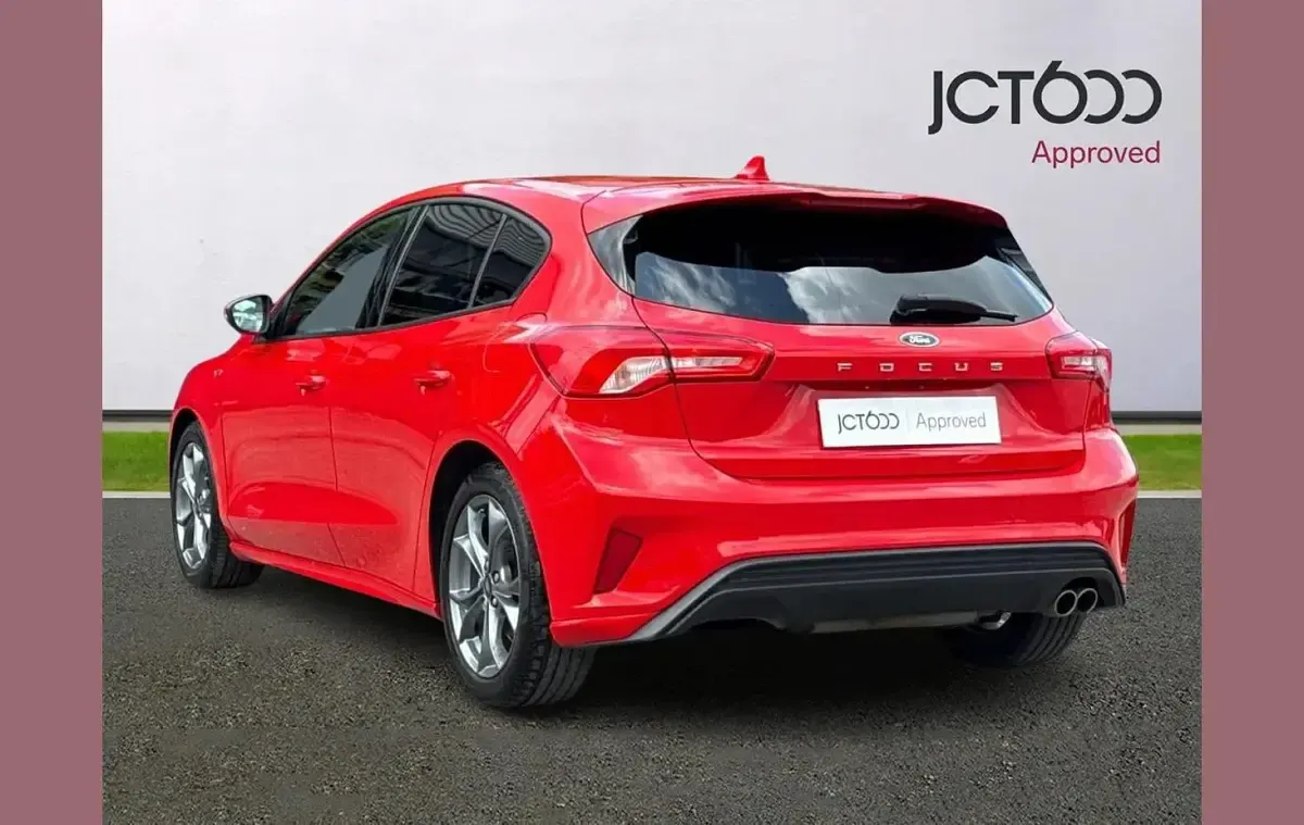 Used Ford Focus ST-Line 117 HP (86 kW) 2020 Red Hatchback