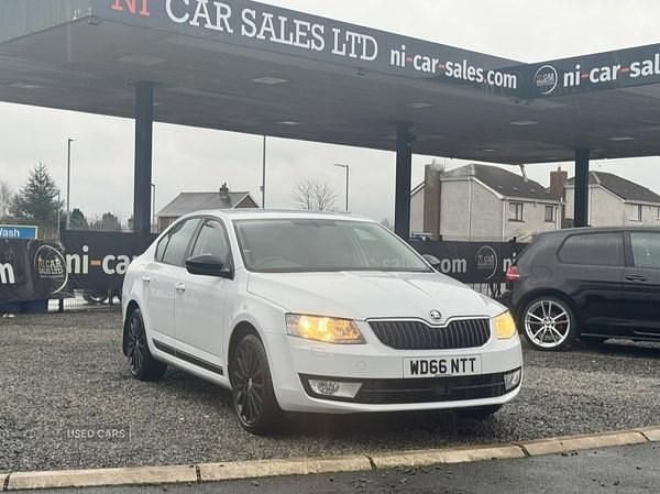 White Used 2017 Skoda Octavia SE L Hatchback | £8,995 (Super price) - Image 1/4