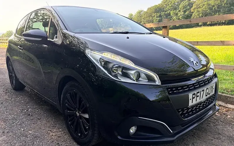 Used Peugeot 208 82 HP (60 kW) 2017 Hatchback