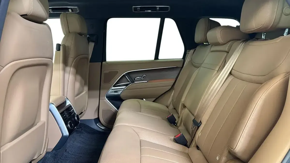 Used Land Rover Range Rover HSE 350 HP (257 kW) 2025 Silver SUV