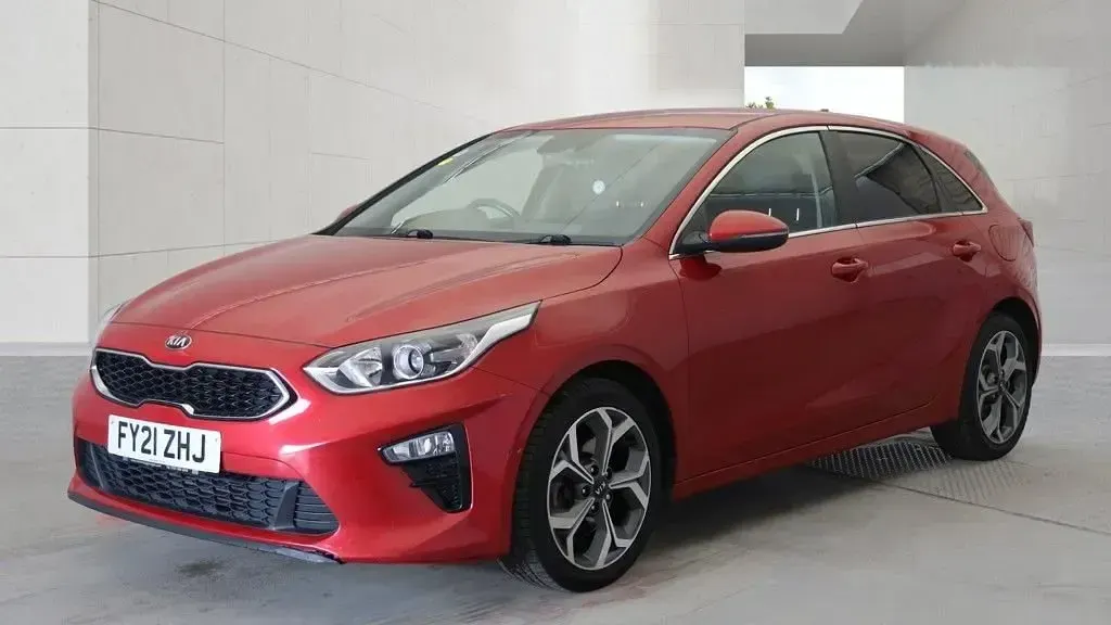 Used Kia Ceed 158 HP (116 kW) 2021 Red Hatchback