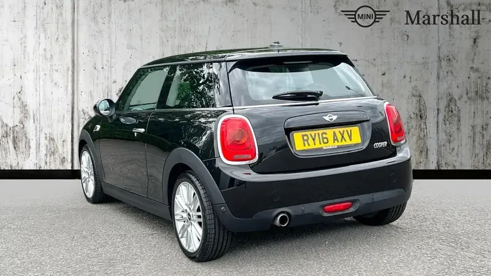 Used Mini Cooper 136 HP (100 kW) 2016 Midnight black Hatchback