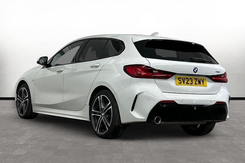Used BMW 118 M Sport 134 HP (98 kW) 2023 White Hatchback