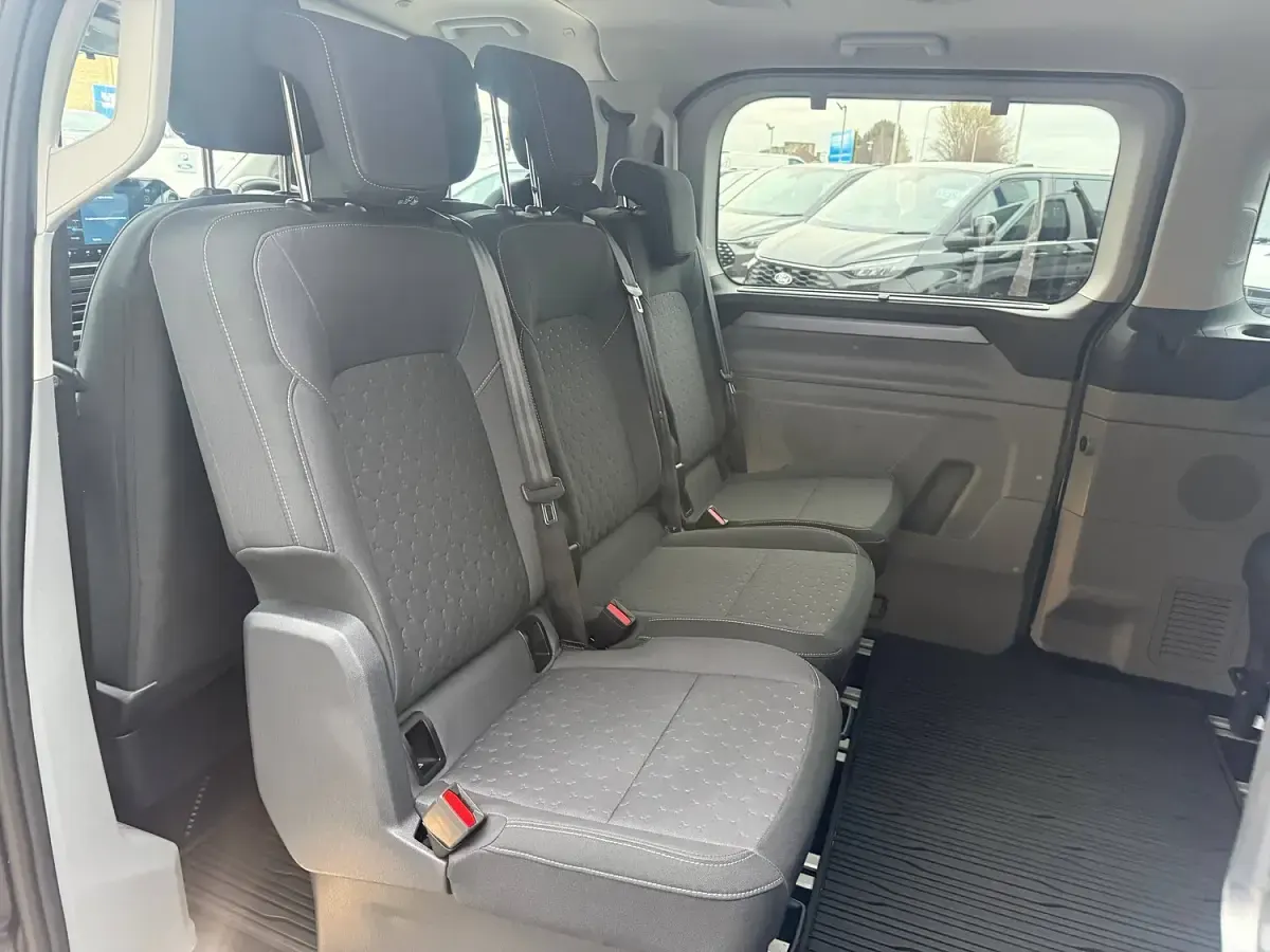 Used Ford Tourneo Titanium 150 HP (110 kW) 2025 Grey MPV