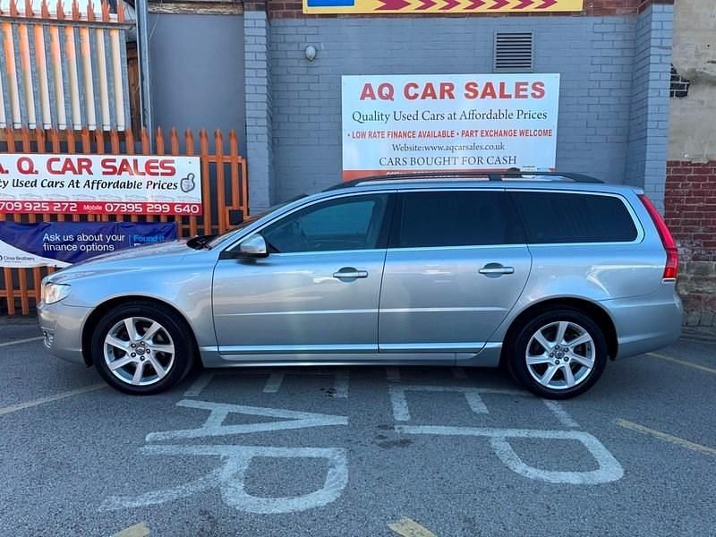 Used Volvo V70 SE 181 HP (133 kW) 2014 Silver Estate