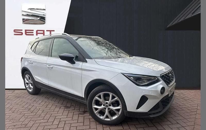 Used Seat Arona FR 108 HP (79 kW) 2023 White SUV