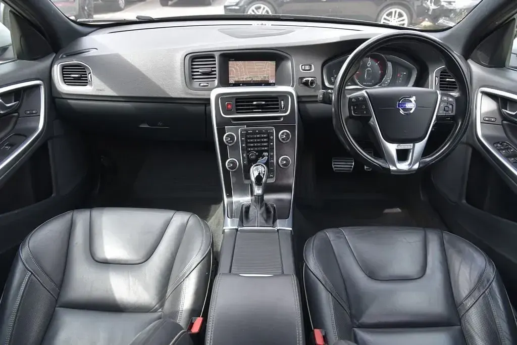 Used Volvo S60 R-Design 150 HP (110 kW) 2017 Grey Sedan