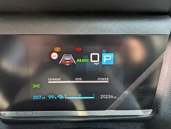 Usado Citroën e-C4 100 kW (136 HP) 2024 Branco Sedan