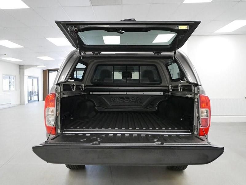 Used Nissan Navara N-Guard 190 HP (139 kW) 2021 Grey Pickup