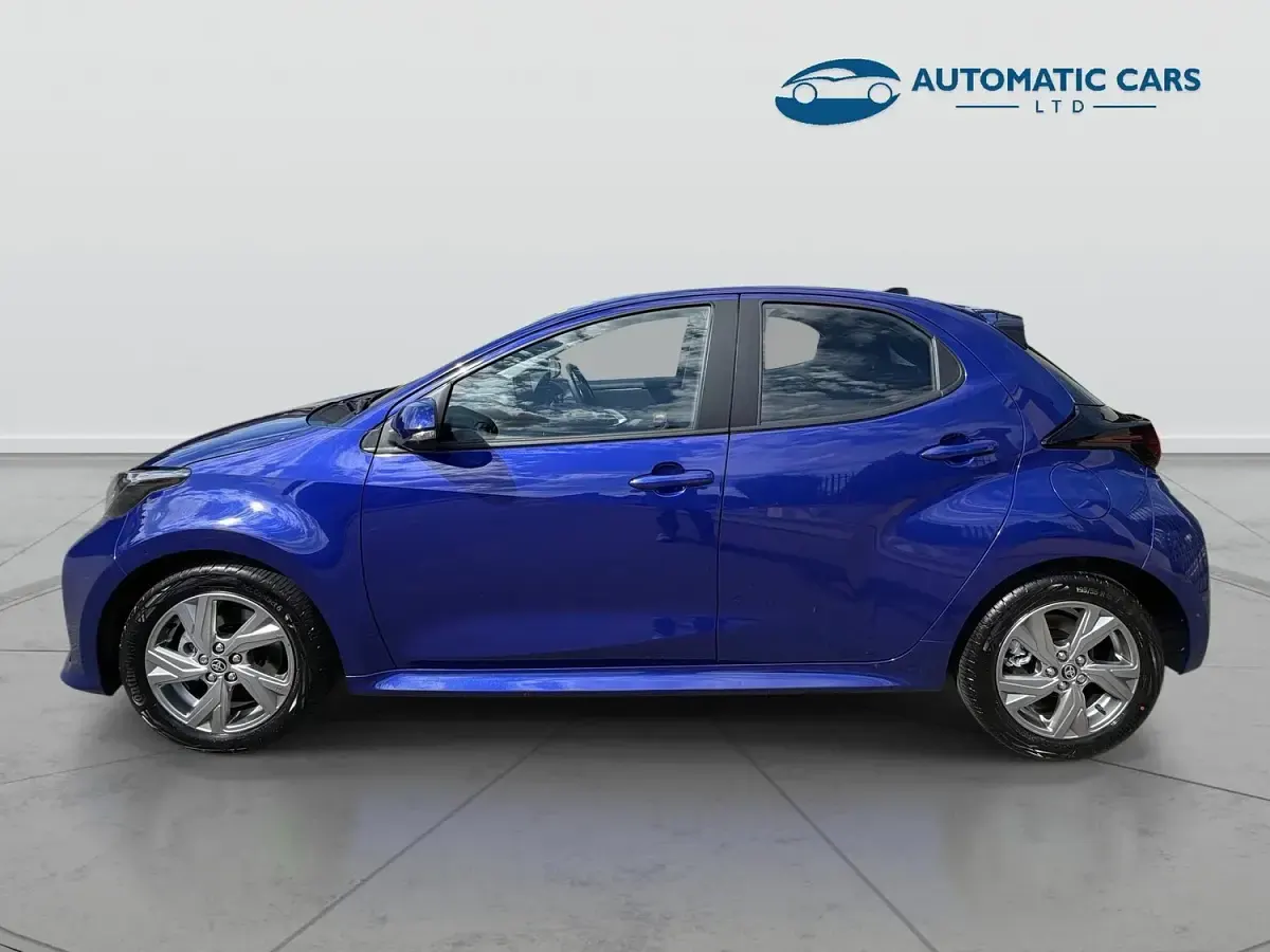 New Toyota Yaris 116 HP (85 kW) 2026 Blue Hatchback