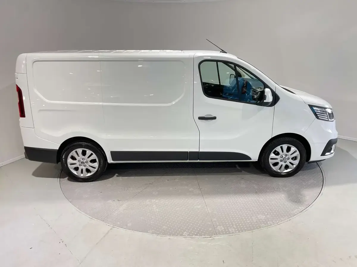 Used Renault Trafic 2023 White
