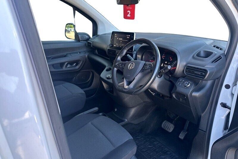 Image 2/4