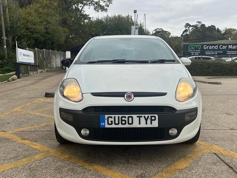 Used Fiat Punto Evo 77 HP (56 kW) 2010 White Hatchback