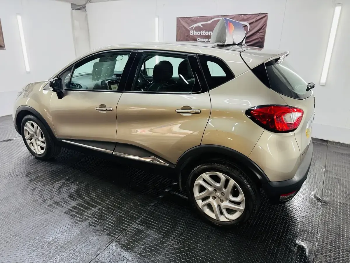Used Renault Captur Dynamique 2016 Beige SUV