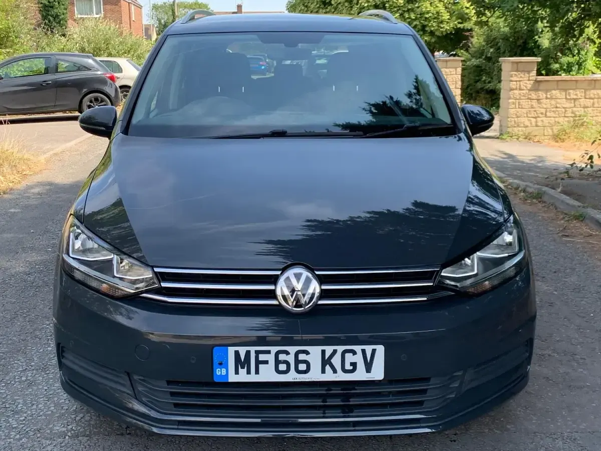 Used VW Touran SE 150 HP (110 kW) 2016 Grey MPV