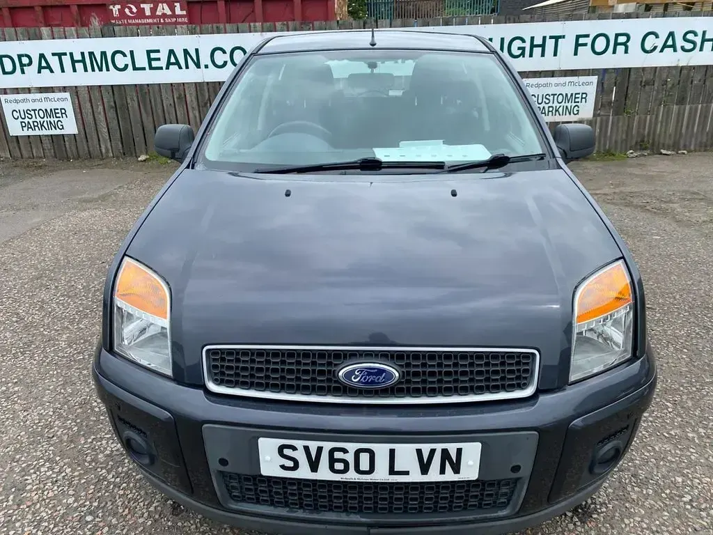 Used Ford Fusion Zetec 99 HP (72 kW) 2010 Grey Hatchback