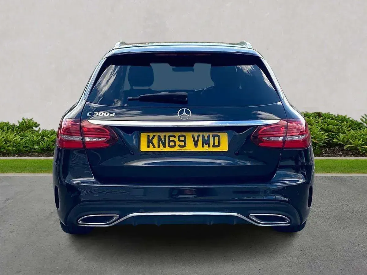 Used Mercedes C300 AMG Line Premium Plus 245 HP (180 kW) 2019 Black Estate