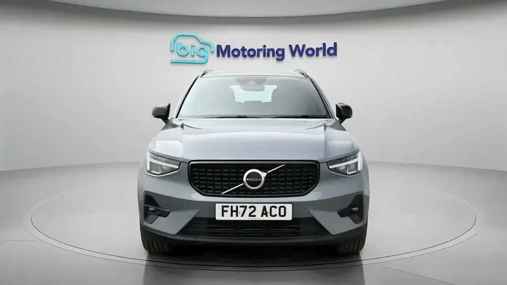 Usado Volvo XC40 Plus 211 CV (155 kW) 2023 Gris SUV