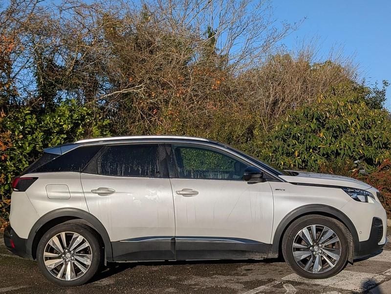 Used Peugeot 3008 GT-line 131 HP (96 kW) 2019 White Hatchback