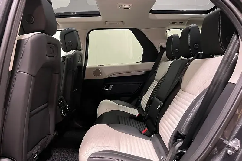 Used Land Rover Discovery 345 HP (253 kW) 2025 Grey SUV