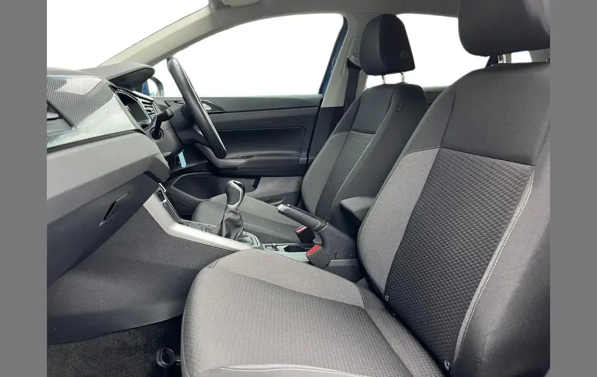 Used VW Polo Life 80 HP (58 kW) 2023 Blue Hatchback
