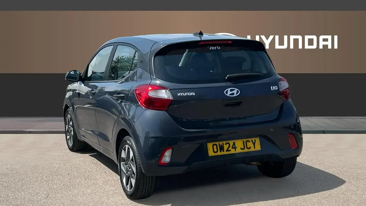 Used Hyundai i10 Advanced 63 HP (46 kW) 2024 Grey Hatchback