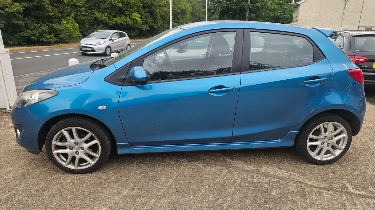 Used Mazda 2 Inclusive 2010 Blue Hatchback