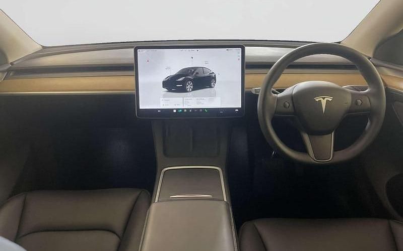 Used Tesla Model Y Long Range AWD 286 kW (389 HP) 2025 SUV