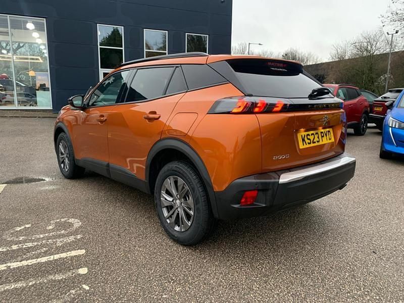 Second-hand Peugeot 2008 Active+ 100 CP (73 kW) 2023 Portocaliu SUV