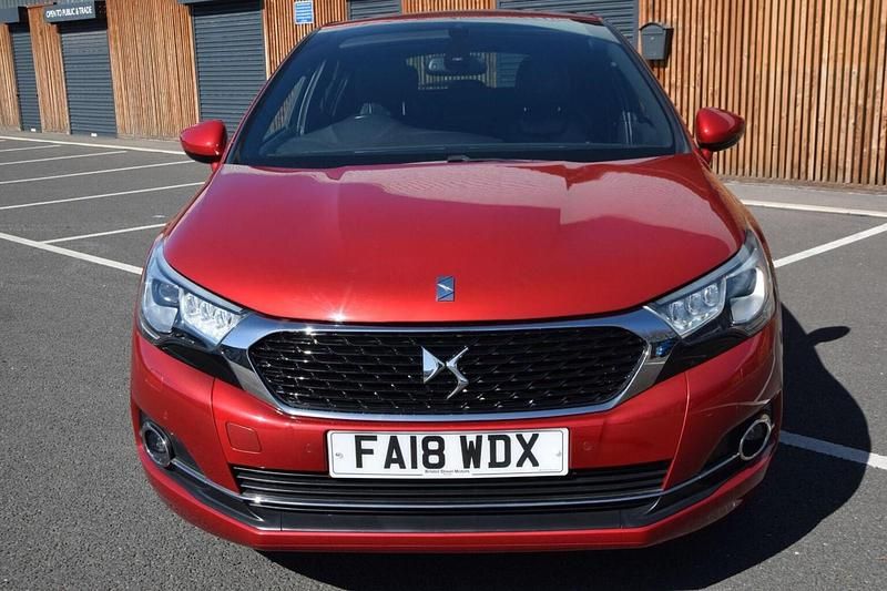Used DS Automobiles DS4 Prestige 120 HP (88 kW) 2018 Red Hatchback