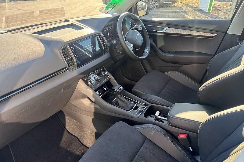 New Skoda Karoq SE L 110 HP (80 kW) 2025 Graphite grey metallic SUV