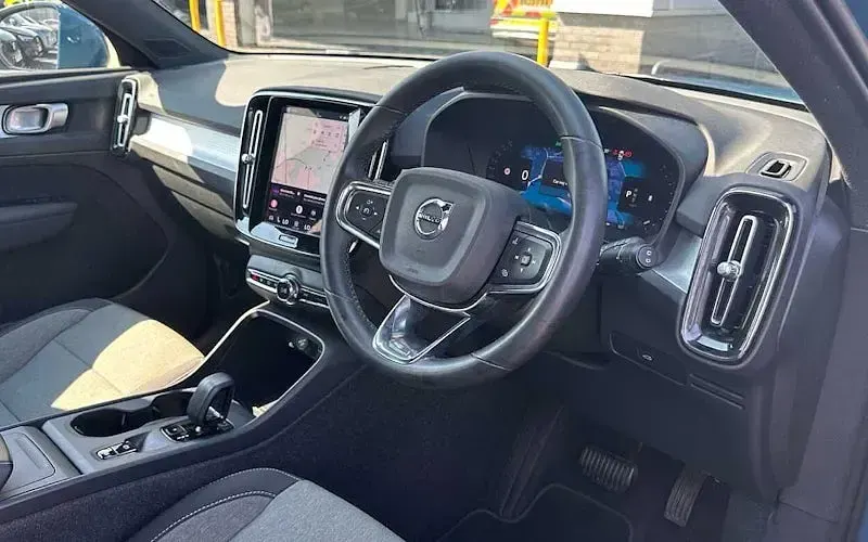 Used Volvo XC40 Core 163 HP (119 kW) 2026 SUV