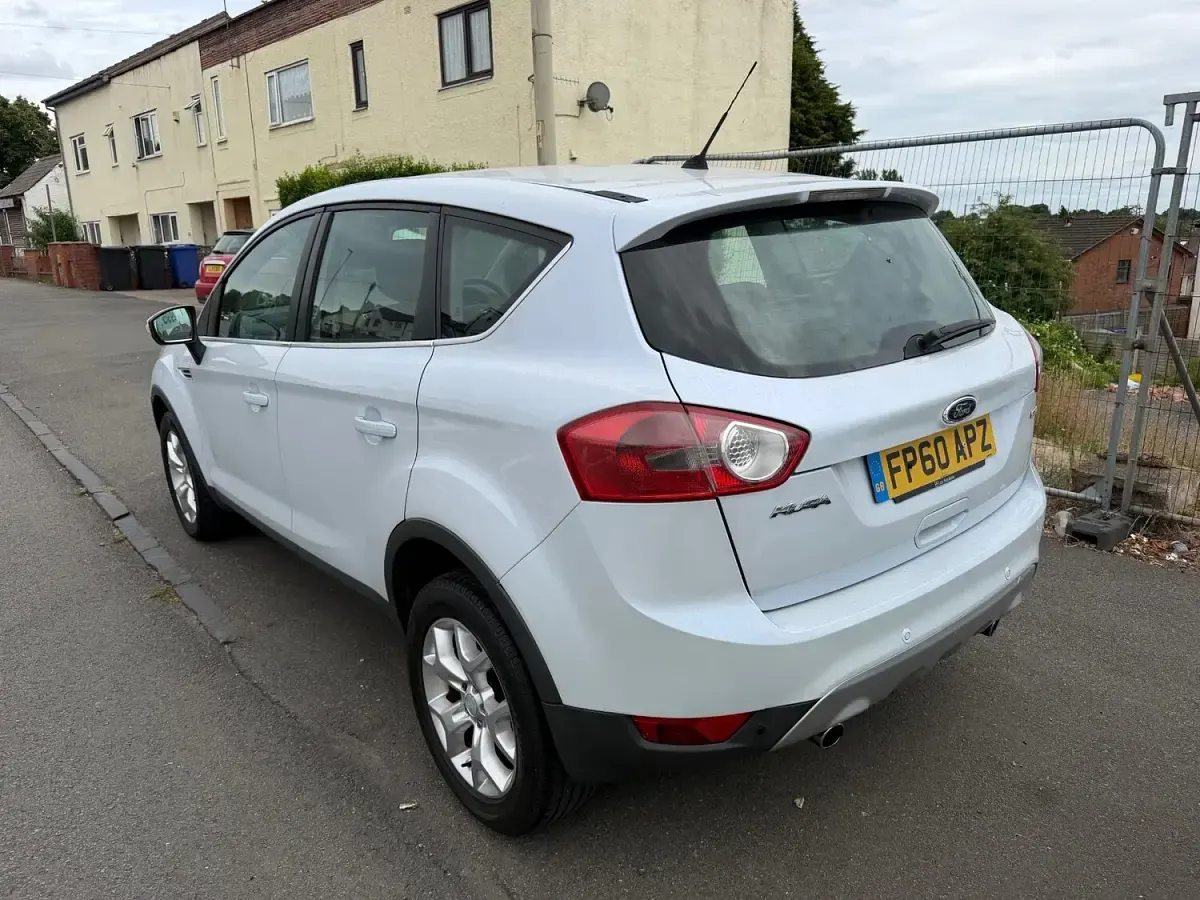 Used Ford Kuga Zetec 140 HP (102 kW) 2010 White SUV