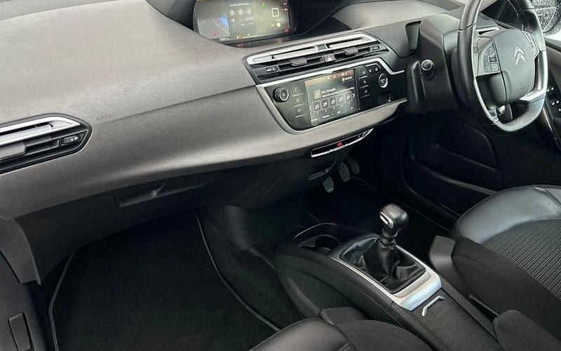 Used Citroën C4 SpaceTourer PureTech 131 HP (96 kW) 2022 Beige MPV