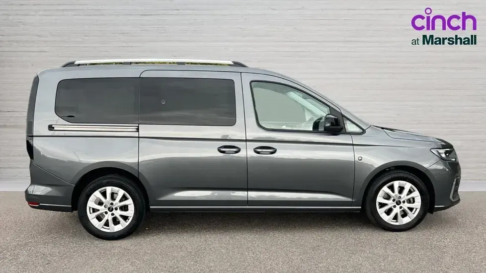 Used Ford Grand Tourneo Connect Titanium 115 HP (84 kW) 2025 Grey MPV