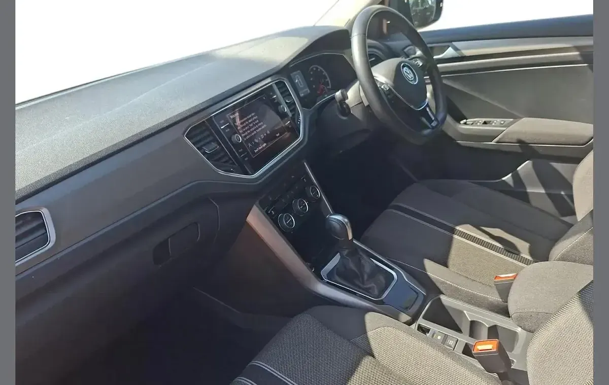 Used VW T-Roc SE 150 HP (110 kW) 2020 Black SUV
