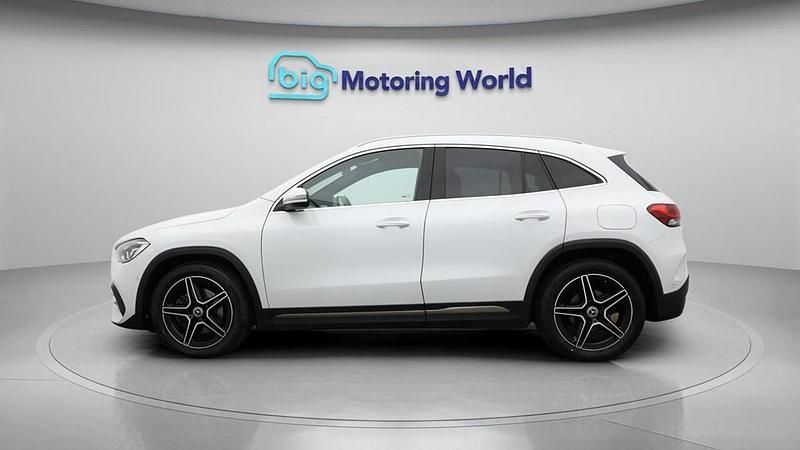 Used Mercedes GLA200 Executive 163 HP (119 kW) 2023 White SUV