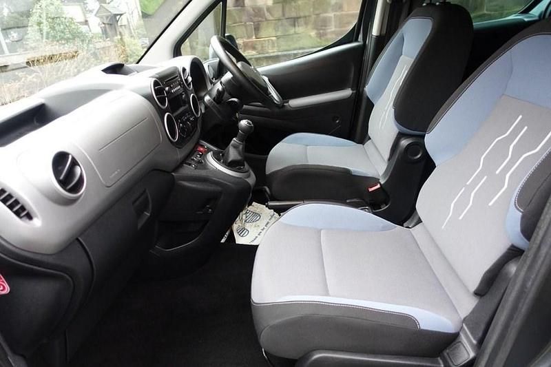 Used Peugeot Partner 75 HP (55 kW) 2016 Grey MPV