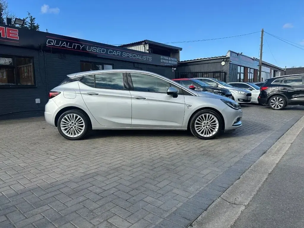 Used Vauxhall Astra Elite 150 HP (110 kW) 2019 Silver Hatchback