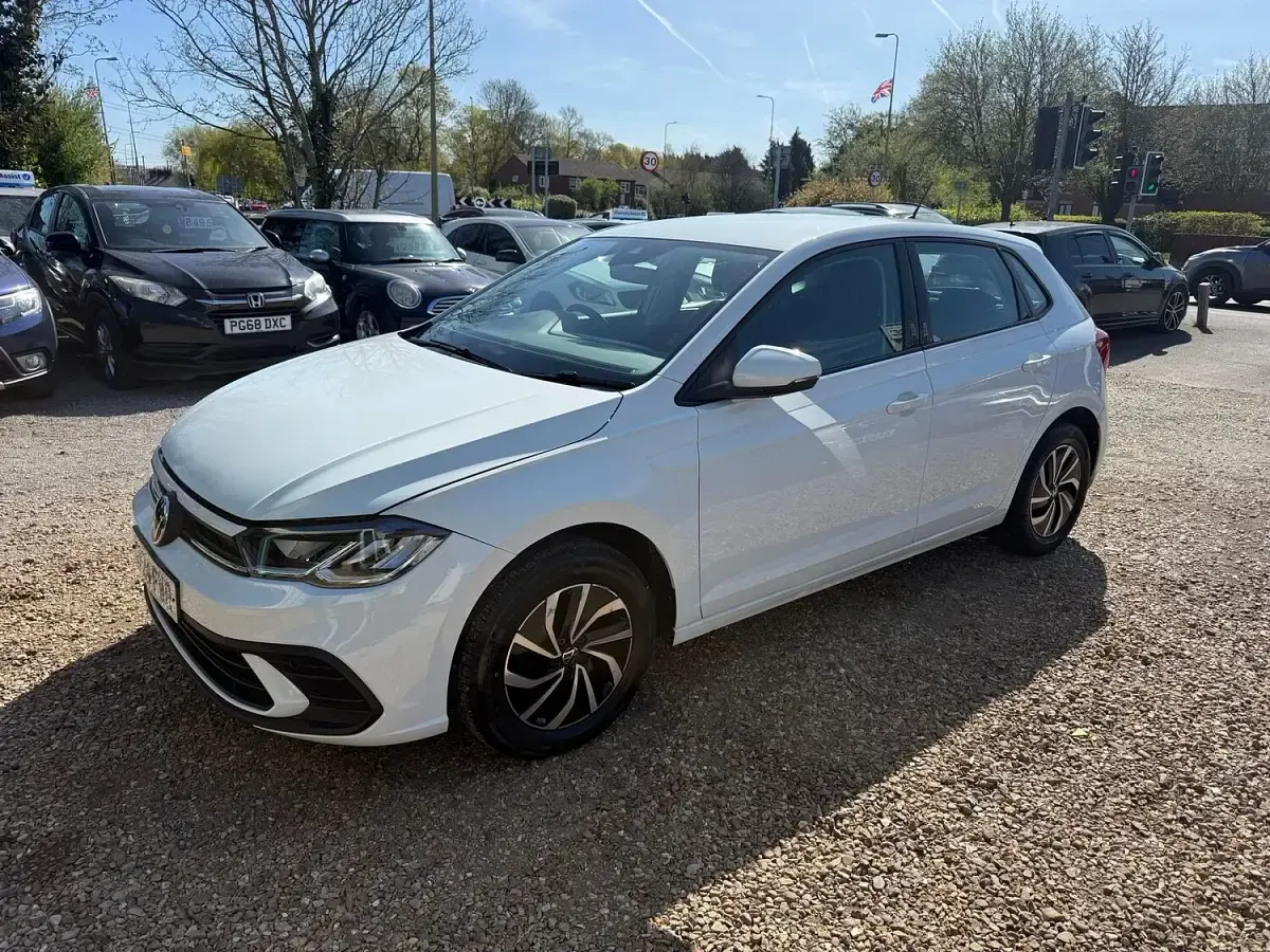 Used VW Polo Life 95 HP (69 kW) 2024 White Hatchback