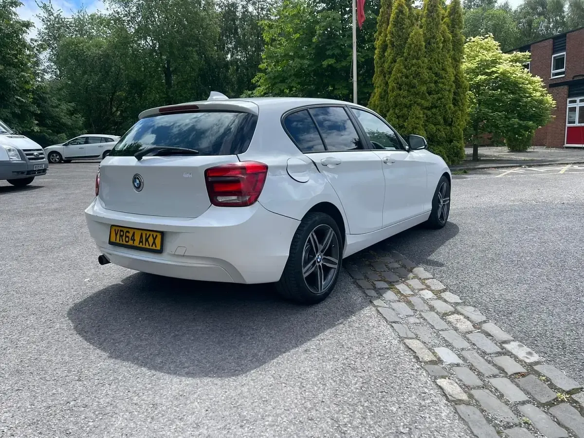 Used BMW 118 Sport Line 2014 White Hatchback