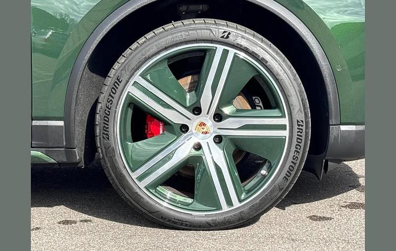 Used Porsche Macan 380 kW (517 HP) 2024 Green SUV