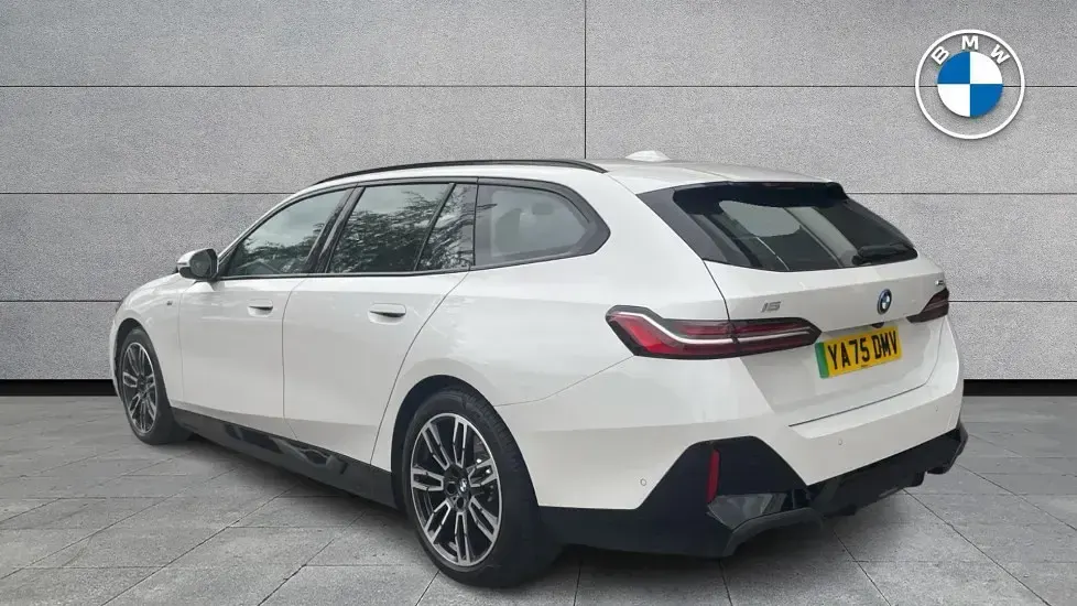 Used BMW i5 M Sport 246 kW (335 HP) 2025 White Estate