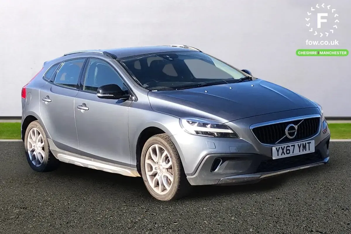 Used Volvo V40 Pro 152 HP (111 kW) 2017 Hatchback